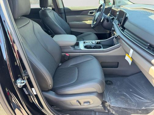 Aurora Black Pearl 2026 Kia Carnival Hybrid EX