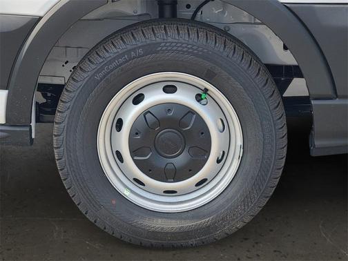 2025 Ford Transit-250 148 WB Medium Roof Cargo