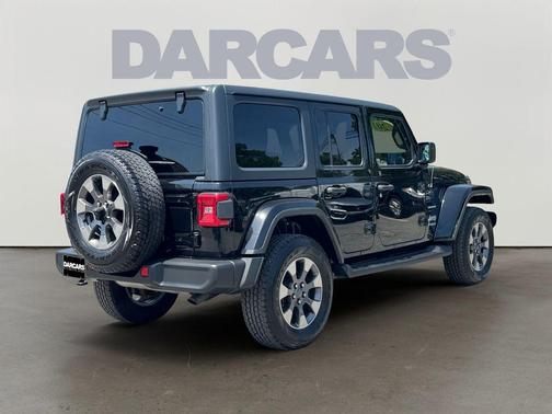 Black Clearcoat 2018 Jeep Wrangler Unlimited Sahara