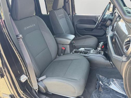Black Clearcoat 2018 Jeep Wrangler Unlimited Sahara