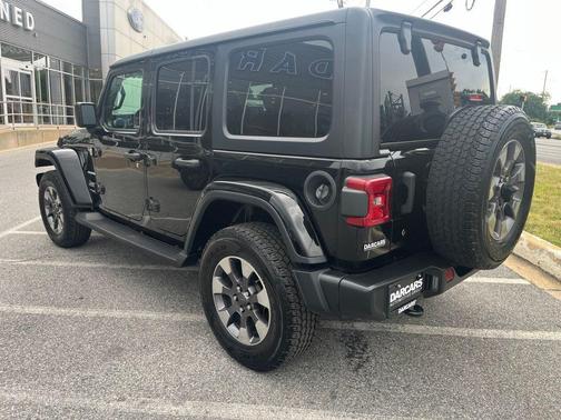 Black Clearcoat 2018 Jeep Wrangler Unlimited Sahara