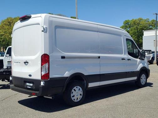 2025 Ford Transit-250 148 WB Medium Roof Cargo