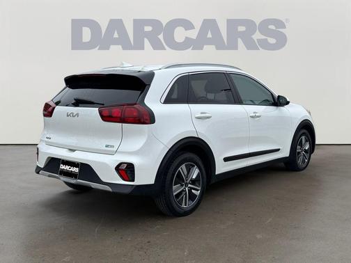 Snow White Pearl 2022 Kia Niro LXS