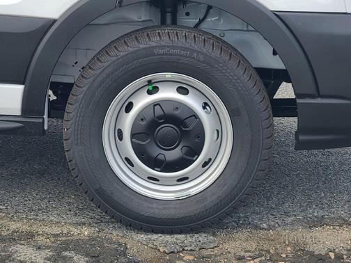 2025 Ford Transit-250 148 WB Medium Roof Cargo