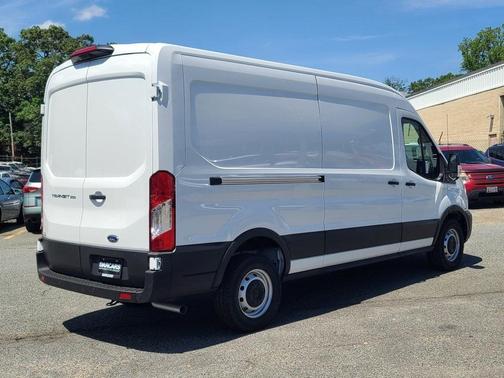 2025 Ford Transit-250 148 WB Medium Roof Cargo