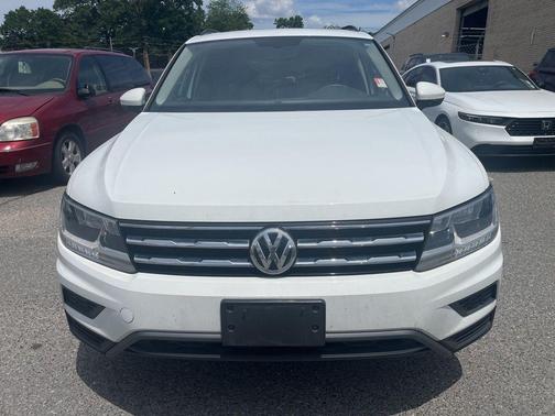 Pure White 2021 Volkswagen Tiguan 2.0T SE