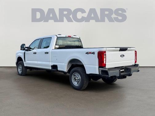 Oxford White 2027 Ford F-350 XL
