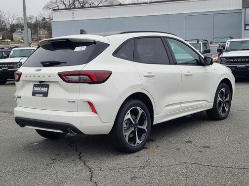 2025 Ford Escape ST-Line Elite