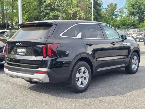 2025 Kia Sorento LX