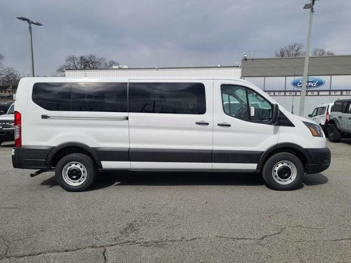 2025 Ford Transit-350 XL