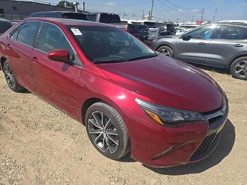 Pearl 2017 Toyota Camry XSE