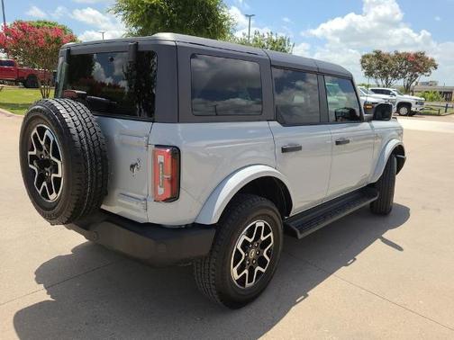 AVALANCHE GRAY 2026 Ford Bronco OUTER BANKS