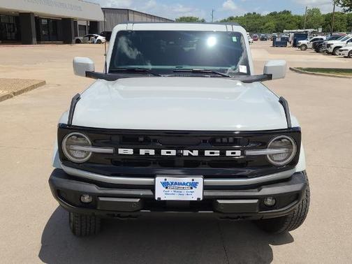 AVALANCHE GRAY 2026 Ford Bronco OUTER BANKS