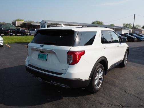 Photo 2 of 25 of 2020 Ford Explorer XLT
