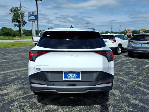 Glacial White Pearl 2026 Kia Sportage EX