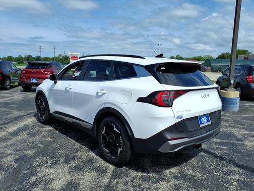 Glacial White Pearl 2026 Kia Sportage EX