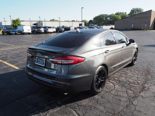 Photo 2 of 25 of 2020 Ford Fusion SE