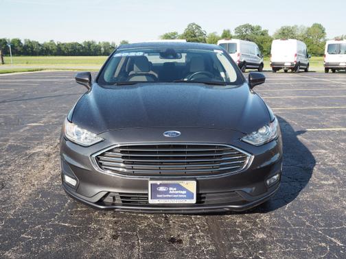 Photo 4 of 25 of 2020 Ford Fusion SE