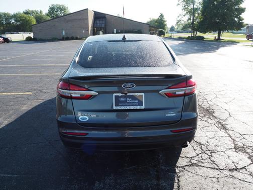 Photo 5 of 25 of 2020 Ford Fusion SE