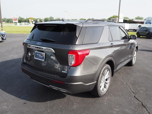 Photo 2 of 25 of 2020 Ford Explorer XLT