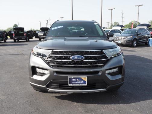 Photo 4 of 25 of 2020 Ford Explorer XLT