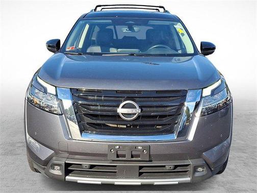 2023 Nissan Pathfinder SL 4WD