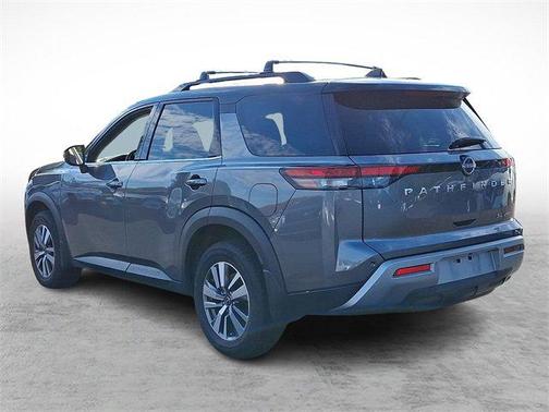 2023 Nissan Pathfinder SL 4WD