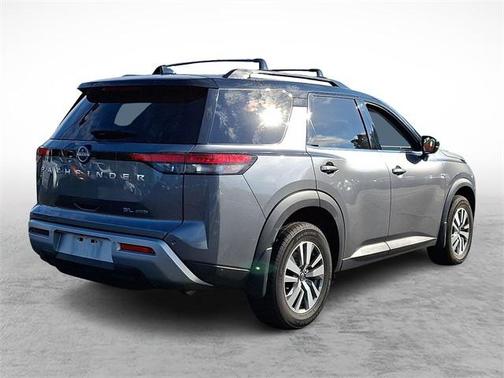 2023 Nissan Pathfinder SL 4WD