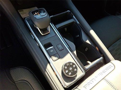 2025 Nissan Pathfinder SV 4WD