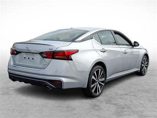 2022 Nissan Altima SR Intelligent AWD