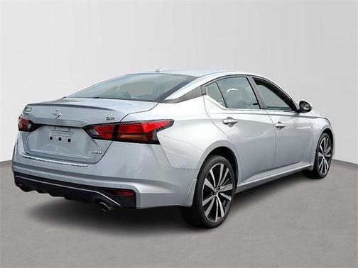 2022 Nissan Altima SR Intelligent AWD