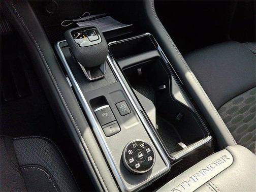 2025 Nissan Pathfinder SV 4WD