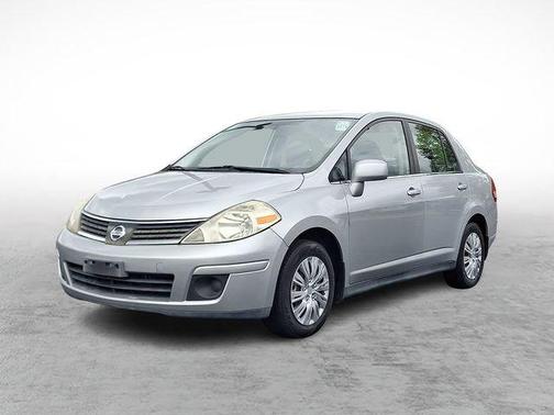 Brilliant Silver Metallic 2008 Nissan Versa S