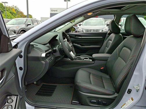 2025 Nissan Altima SR FWD