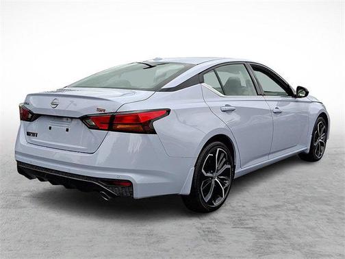 2025 Nissan Altima SR FWD