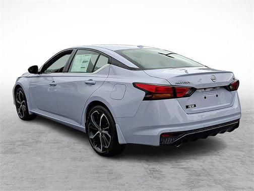 2025 Nissan Altima SR FWD