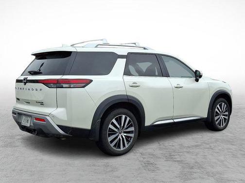 2022 Nissan Pathfinder Platinum 4WD