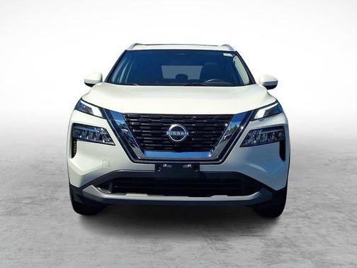 Pearl White Tricoat 2023 Nissan Rogue SV