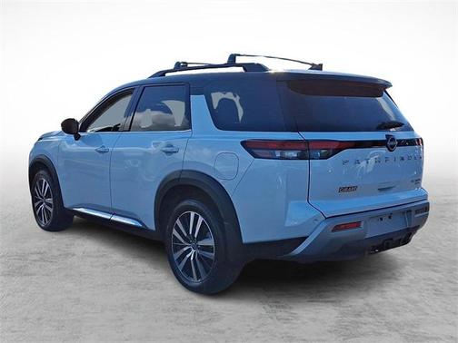 2025 Nissan Pathfinder Platinum 4WD