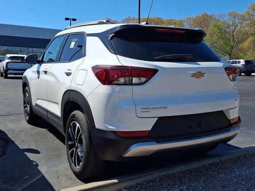 Summit White 2025 Chevrolet Trailblazer LT