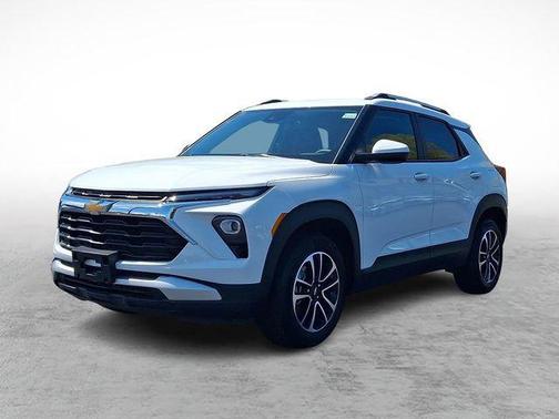 Summit White 2025 Chevrolet Trailblazer LT