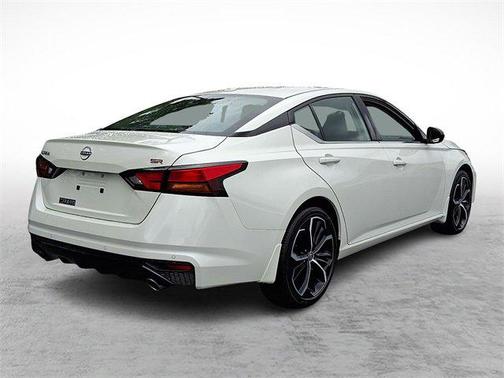 2025 Nissan Altima SR FWD