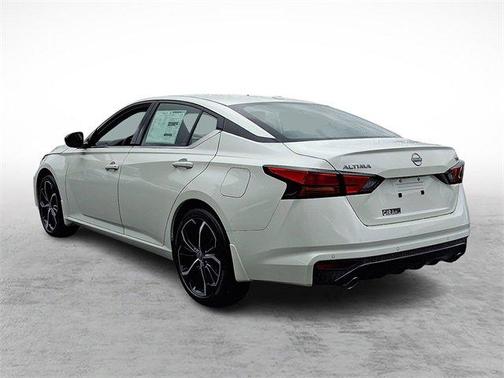 2025 Nissan Altima SR FWD