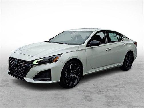 2025 Nissan Altima SR FWD