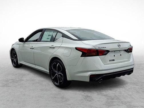 2025 Nissan Altima SR FWD