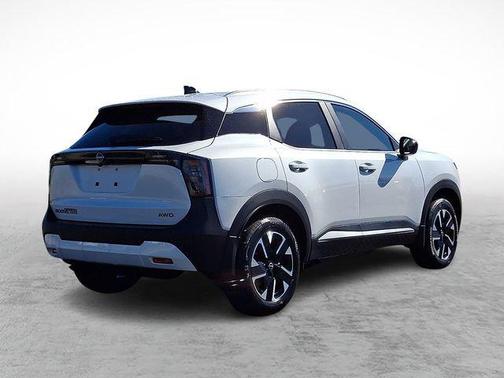 Aspen White Tricoat 2026 Nissan Kicks SV