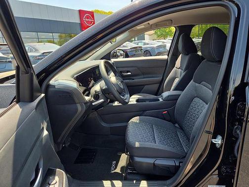 Super Black 2026 Nissan Kicks SV