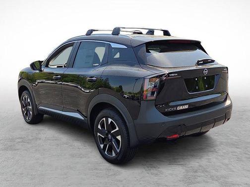 Super Black 2026 Nissan Kicks SV