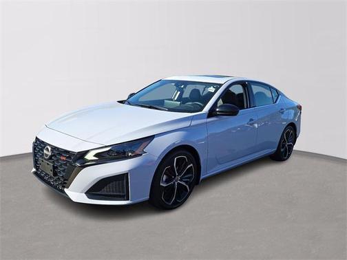 2023 Nissan Altima SR FWD