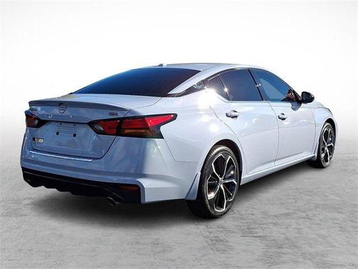 2023 Nissan Altima SR FWD